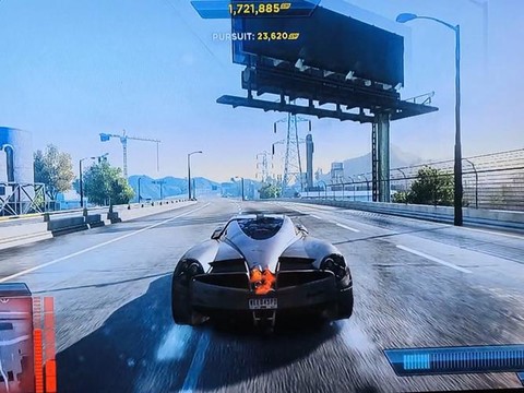 极品飞车17怎么控制