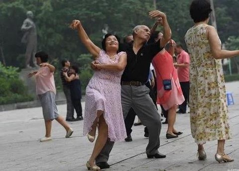 qq炫舞广场舞怎么跳[图1]